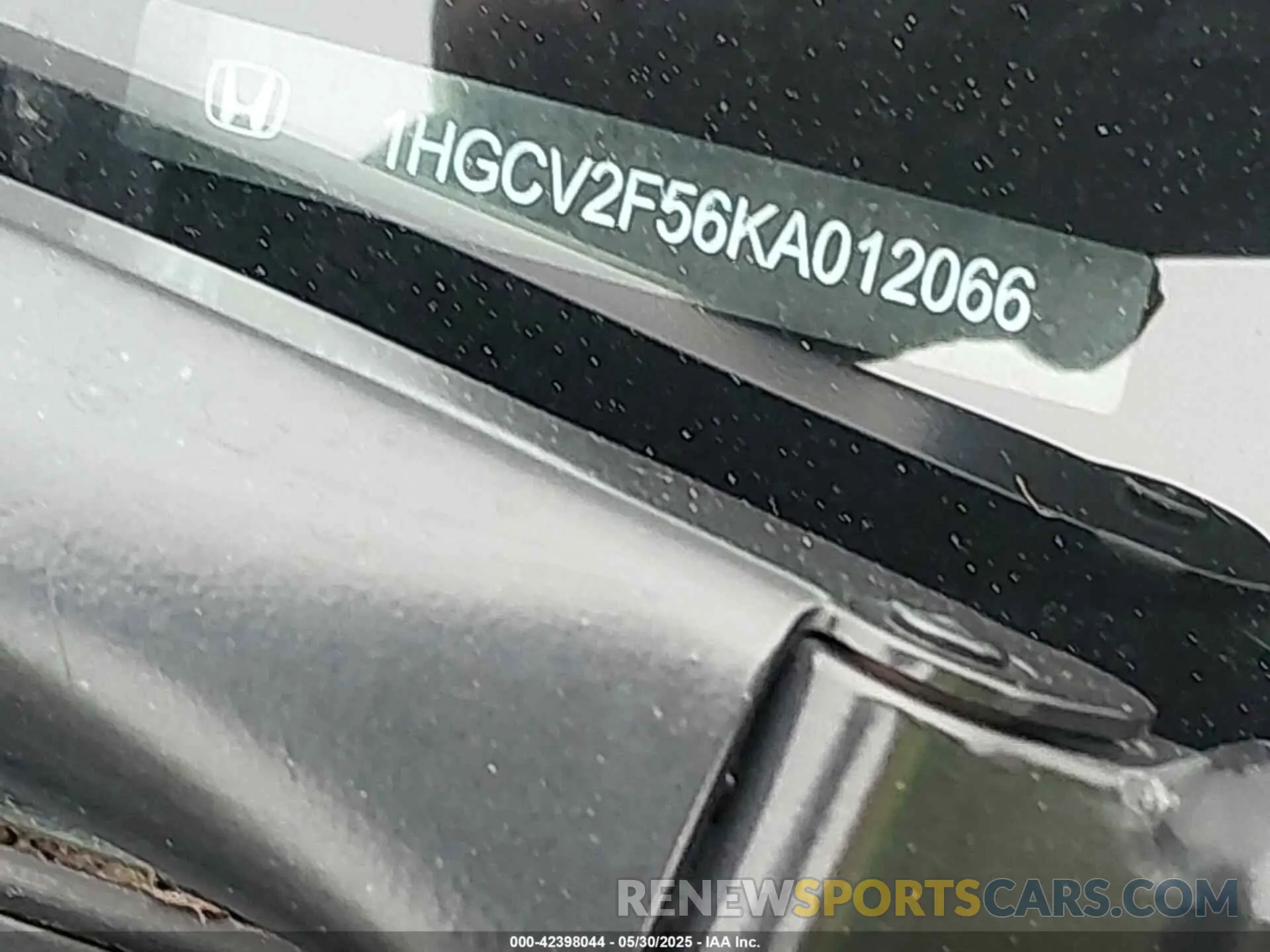 17 Photograph of a damaged car 1HGCV2F56KA012066 HONDA ACCORD 2019