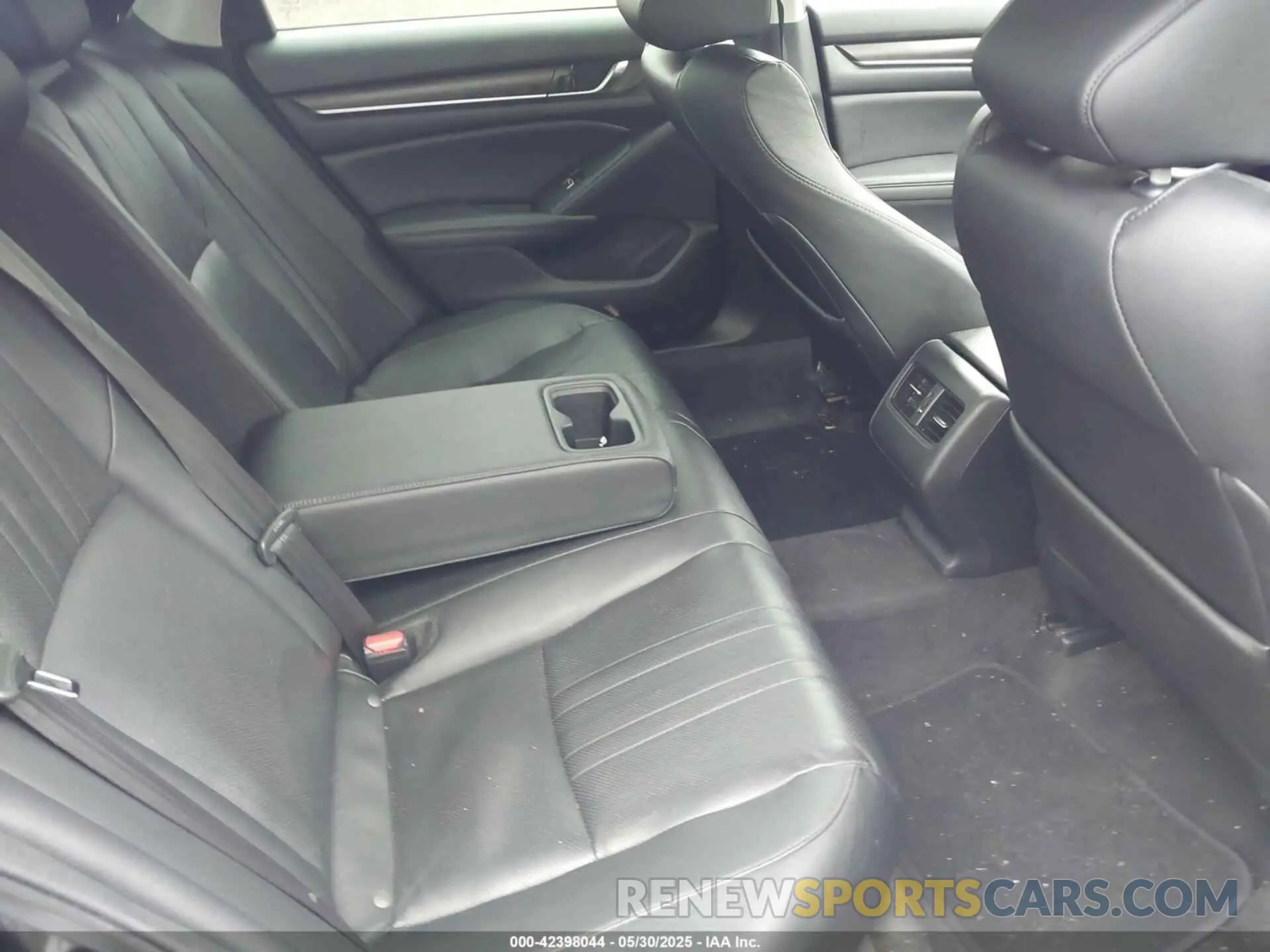 8 Photograph of a damaged car 1HGCV2F56KA012066 HONDA ACCORD 2019