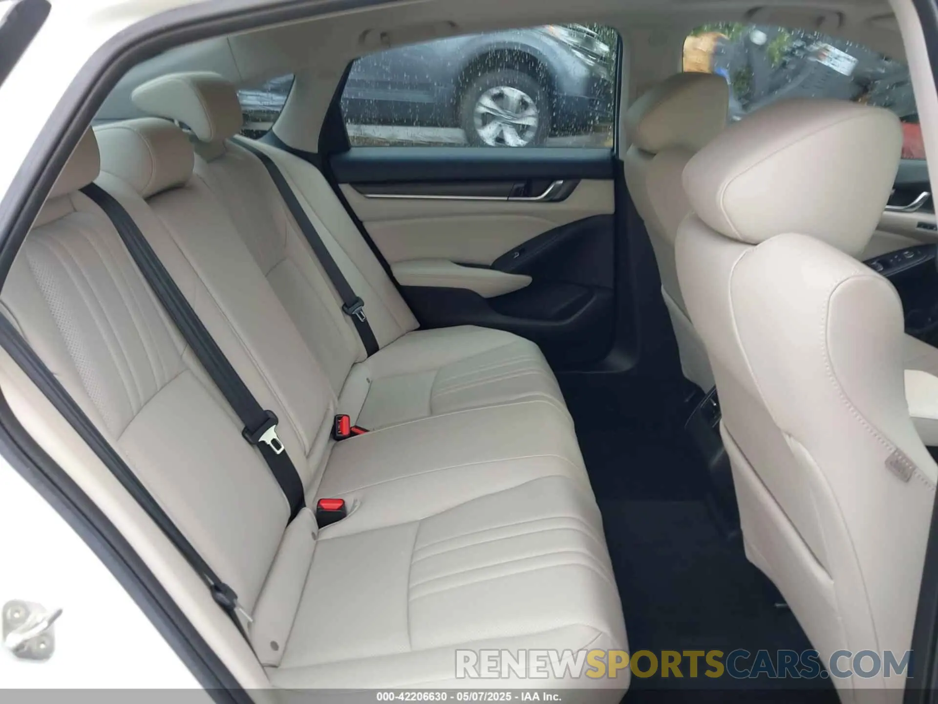 8 Photograph of a damaged car 1HGCV2F59KA007282 HONDA ACCORD 2019