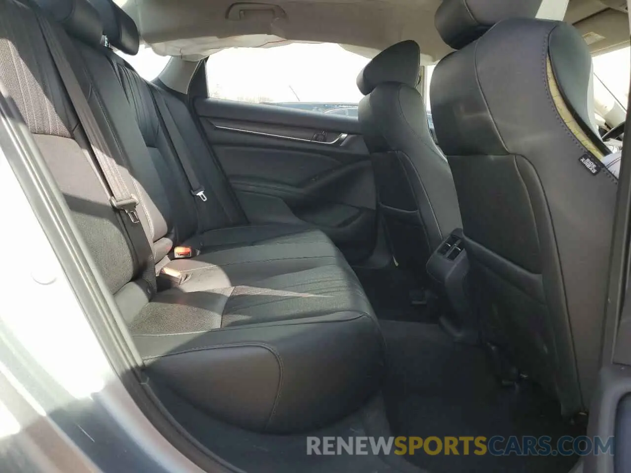 10 Photograph of a damaged car 1HGCV2F90KA035538 HONDA ACCORD 2019
