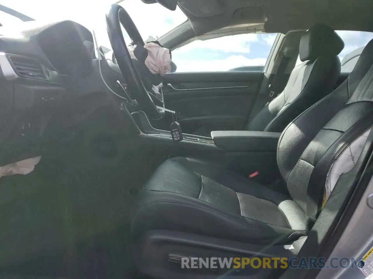 7 Photograph of a damaged car 1HGCV2F90KA035538 HONDA ACCORD 2019