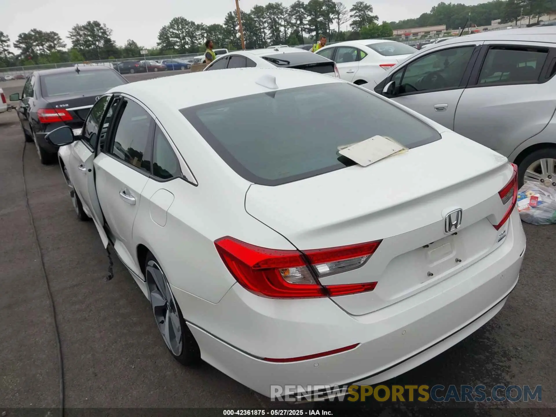 3 Photograph of a damaged car 1HGCV2F91KA006047 HONDA ACCORD 2019