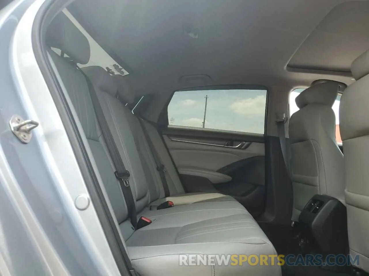 10 Photograph of a damaged car 1HGCV2F92KA012603 HONDA ACCORD 2019