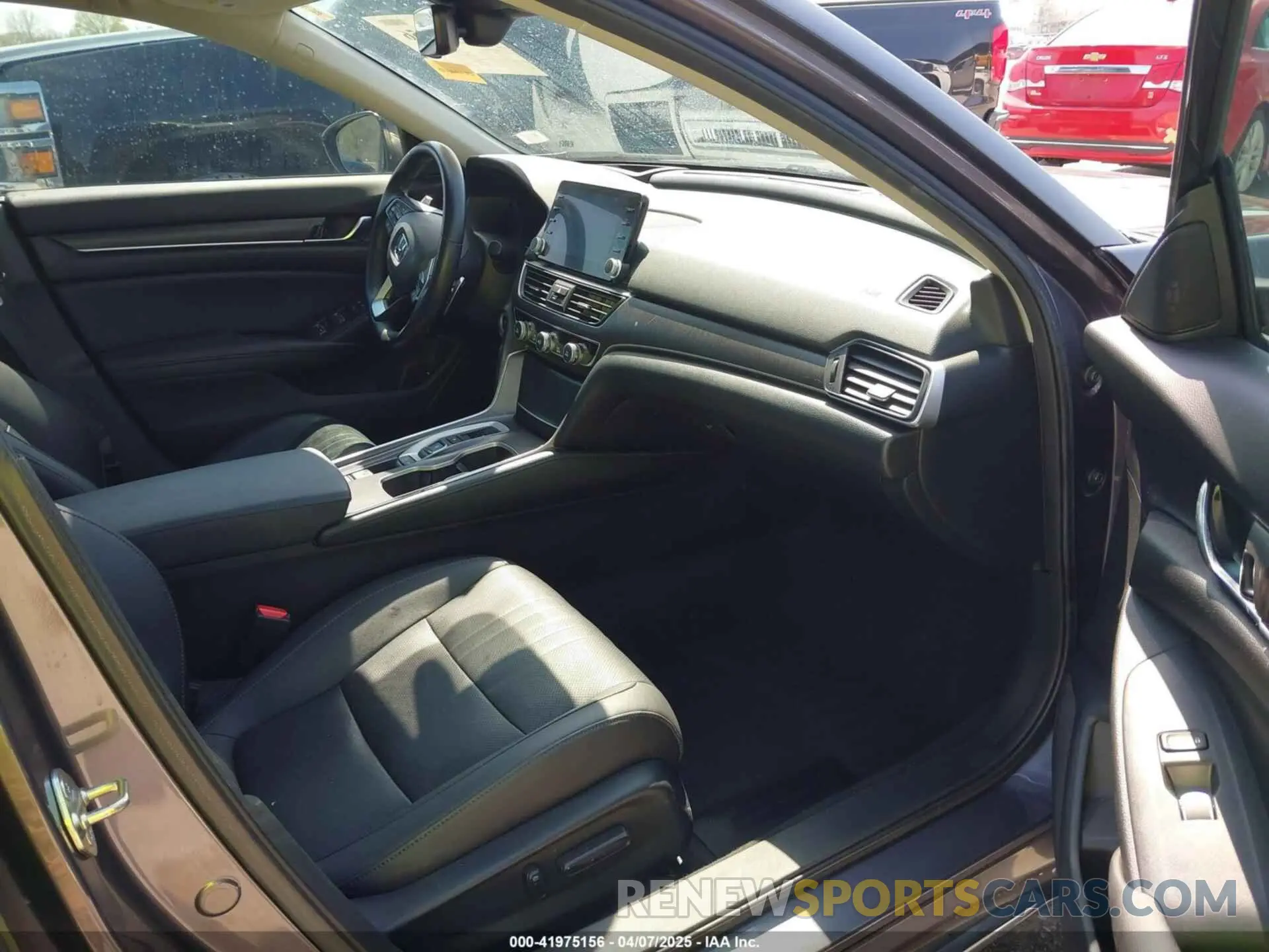 5 Photograph of a damaged car 1HGCV2F92KA016179 HONDA ACCORD 2019