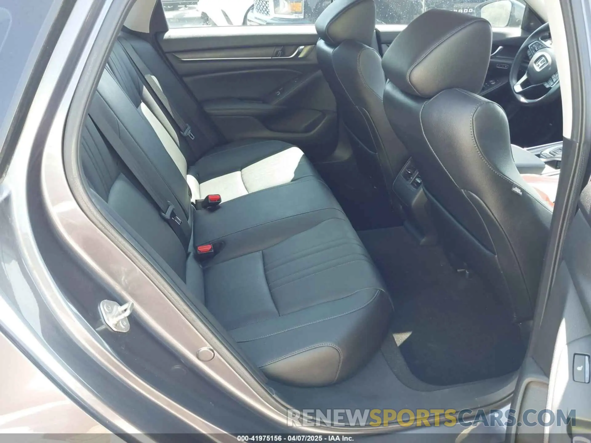 8 Photograph of a damaged car 1HGCV2F92KA016179 HONDA ACCORD 2019