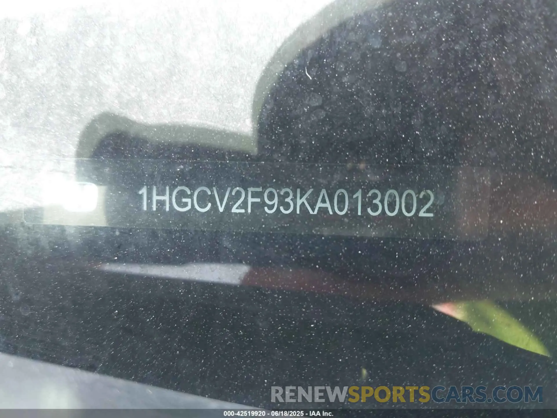 14 Photograph of a damaged car 1HGCV2F93KA013002 HONDA ACCORD 2019