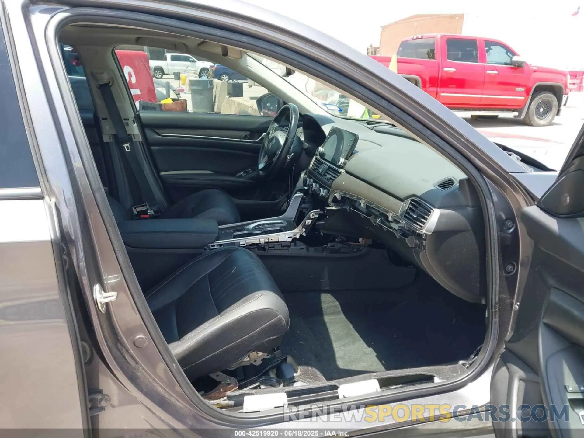 5 Photograph of a damaged car 1HGCV2F93KA013002 HONDA ACCORD 2019