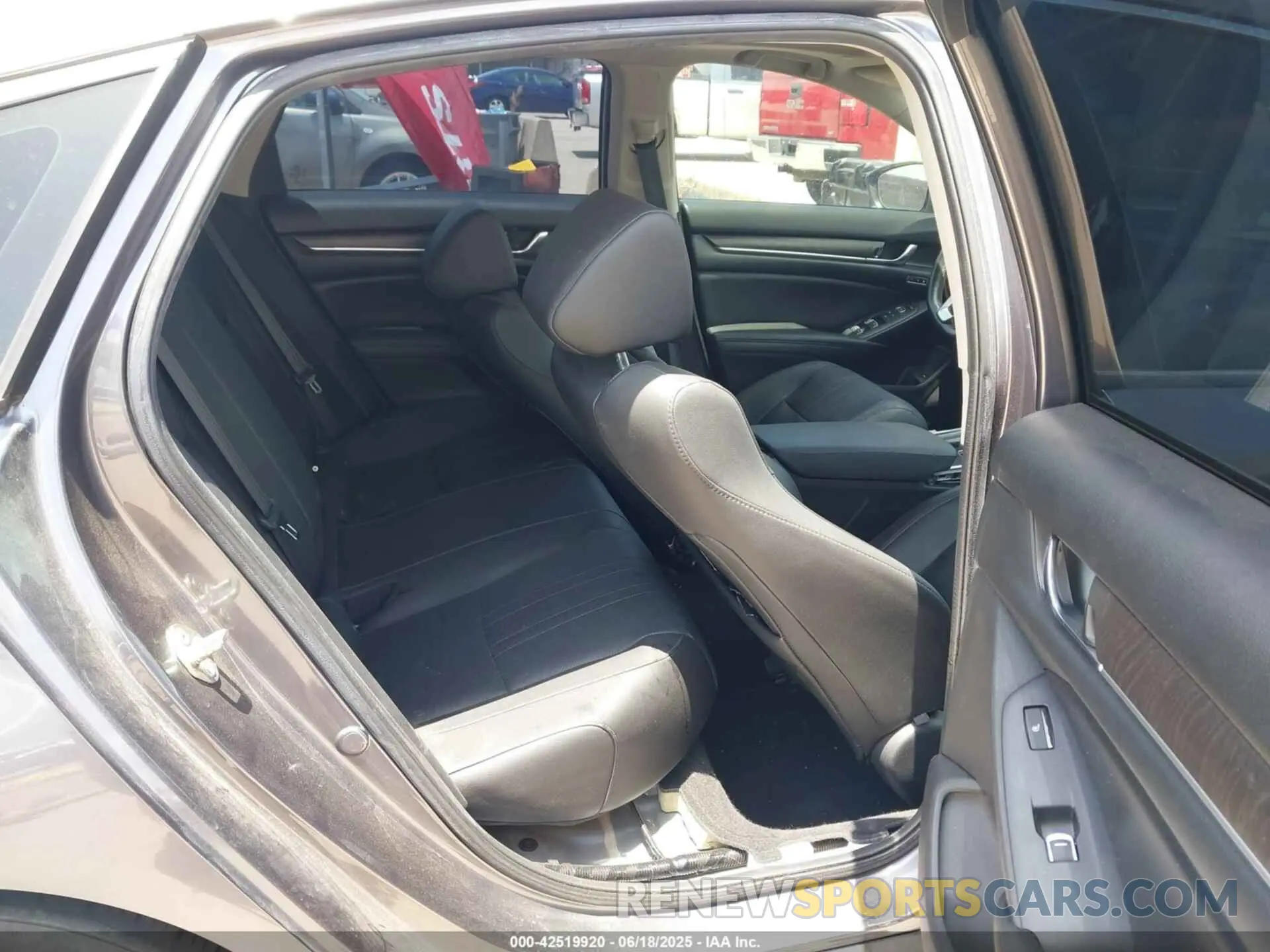 8 Photograph of a damaged car 1HGCV2F93KA013002 HONDA ACCORD 2019