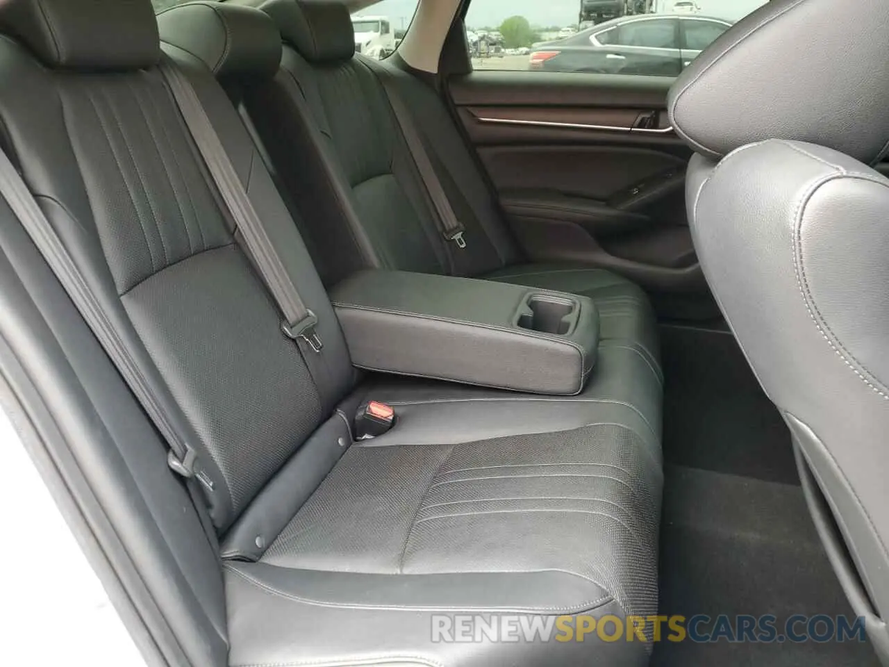 10 Photograph of a damaged car 1HGCV2F95KA002485 HONDA ACCORD 2019
