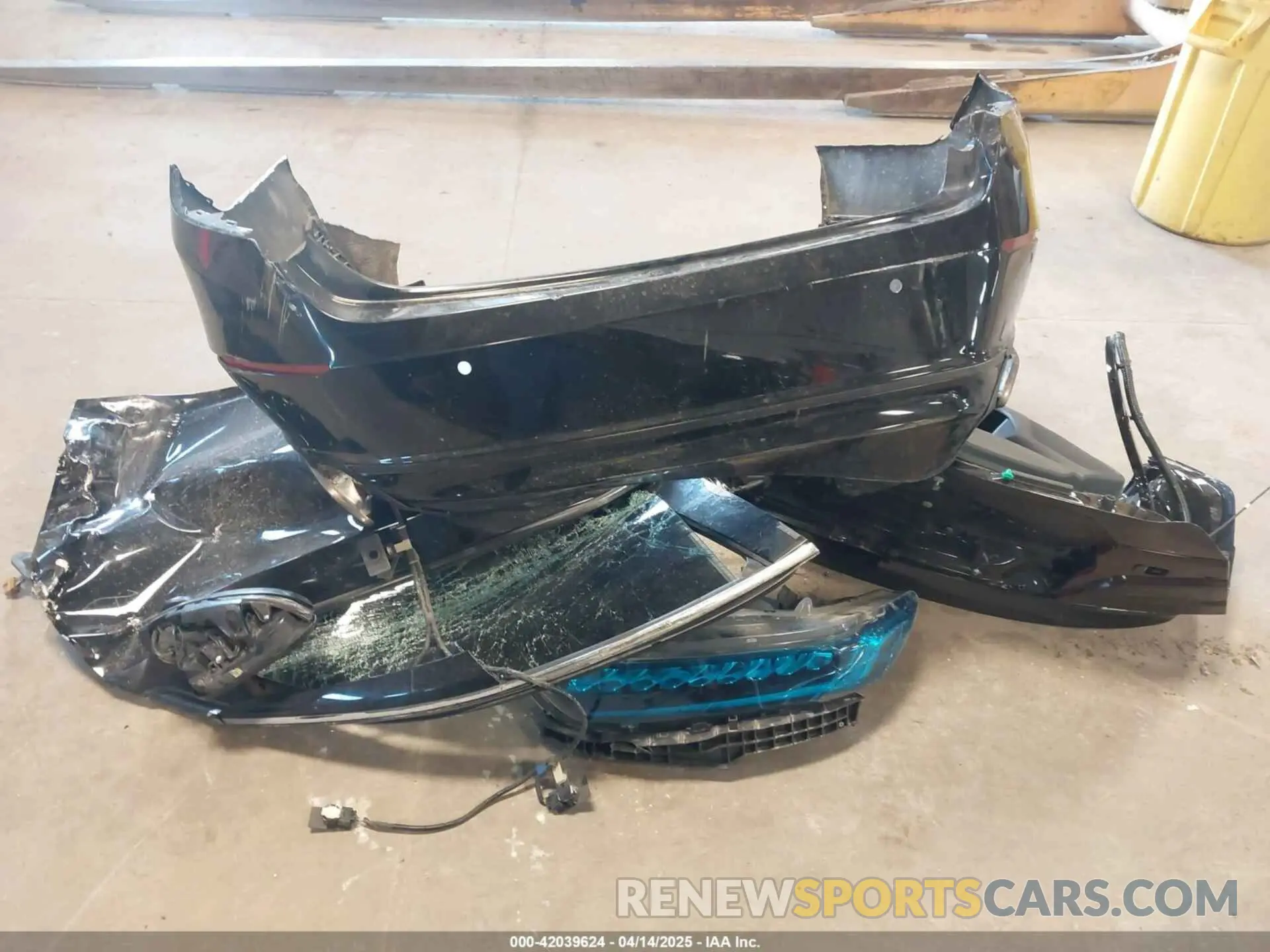 11 Photograph of a damaged car 1HGCV2F95KA005712 HONDA ACCORD 2019