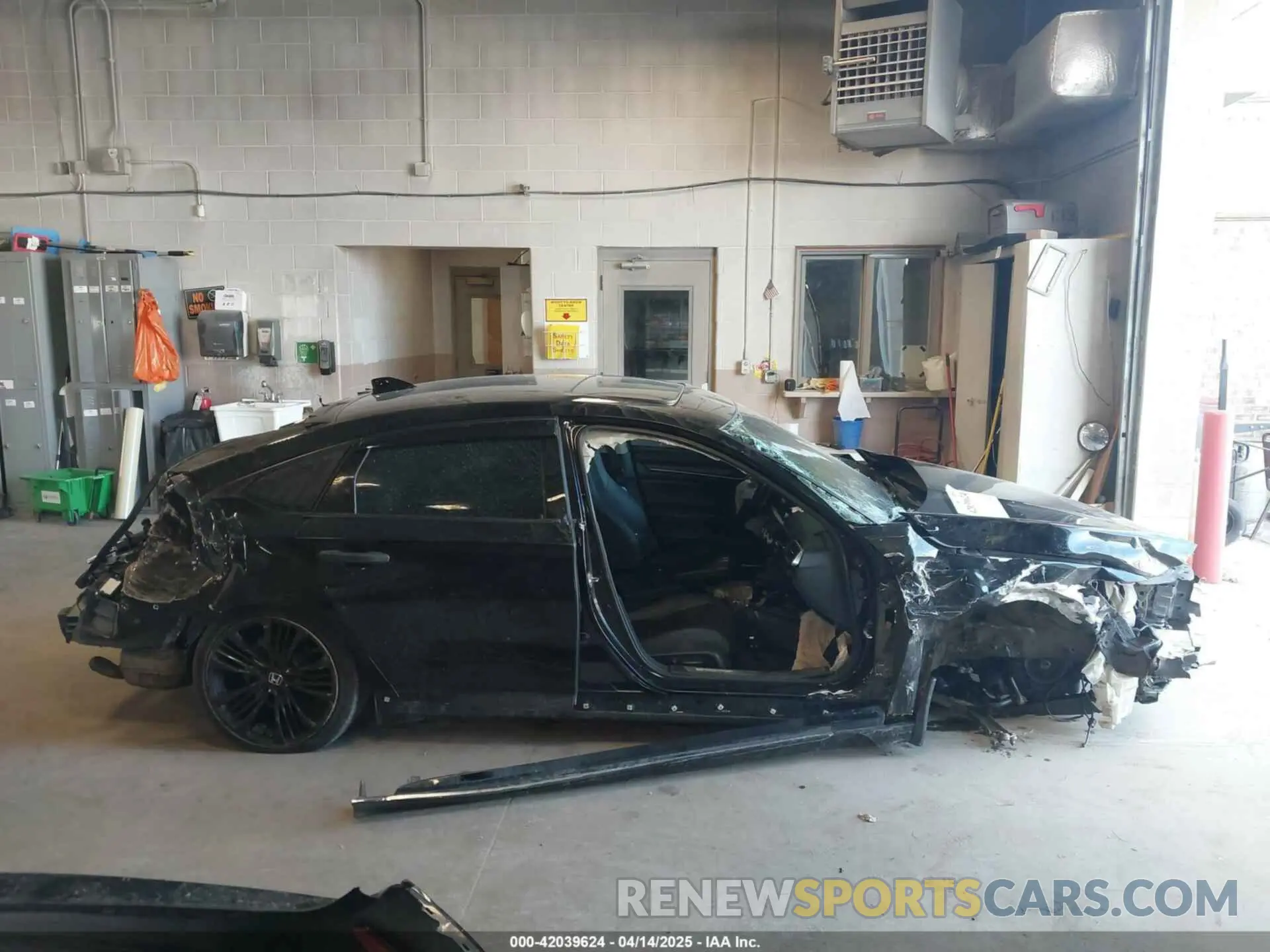 13 Photograph of a damaged car 1HGCV2F95KA005712 HONDA ACCORD 2019