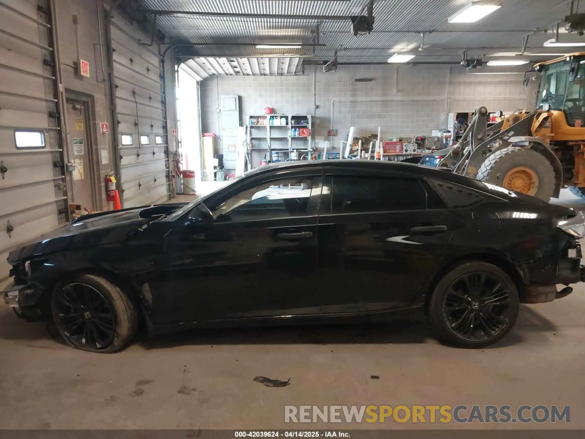14 Photograph of a damaged car 1HGCV2F95KA005712 HONDA ACCORD 2019