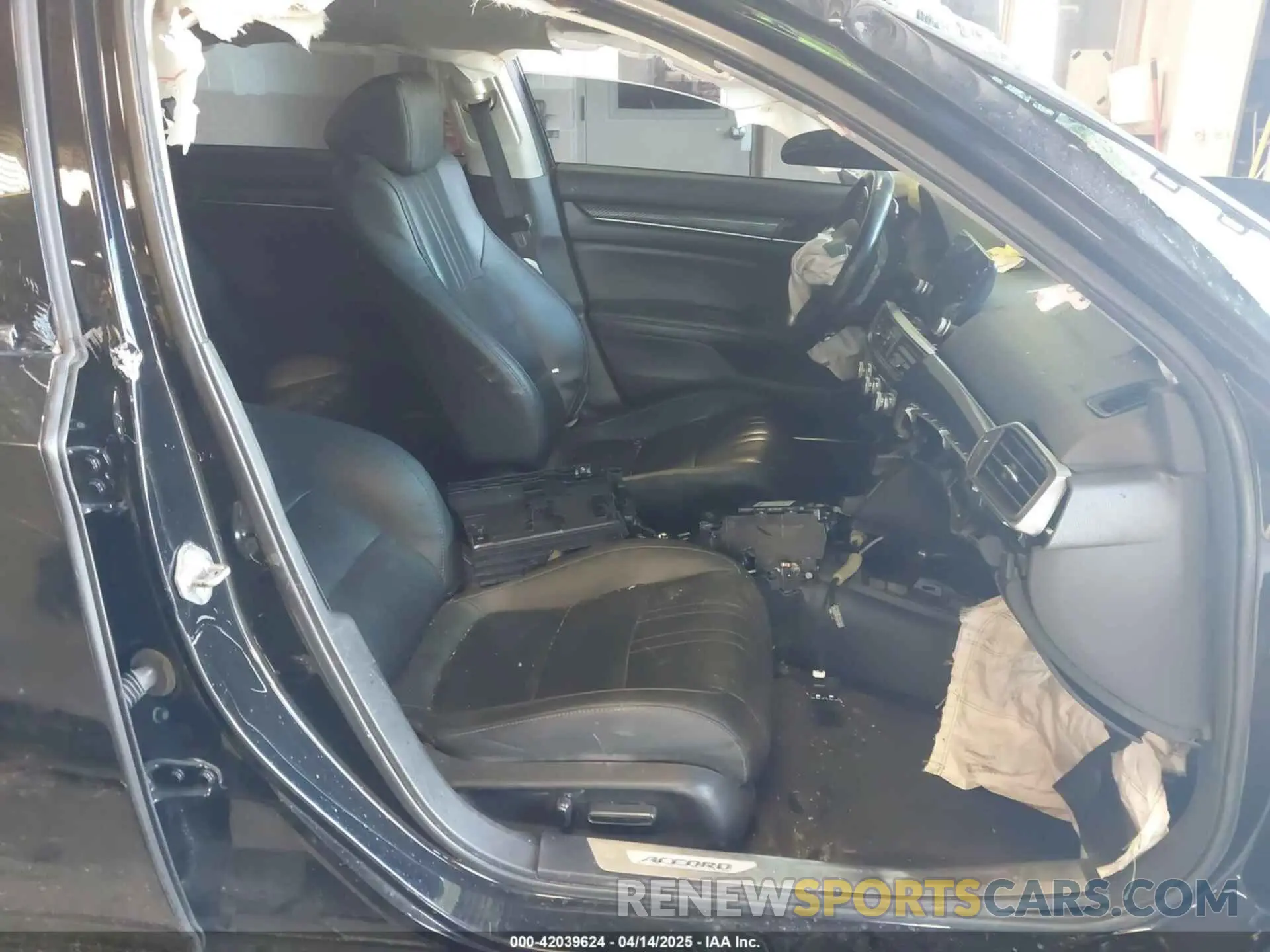 5 Photograph of a damaged car 1HGCV2F95KA005712 HONDA ACCORD 2019