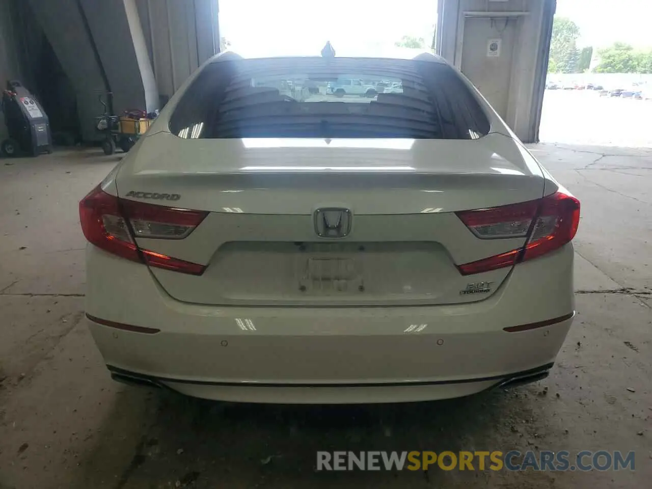 6 Photograph of a damaged car 1HGCV2F95KA019643 HONDA ACCORD 2019