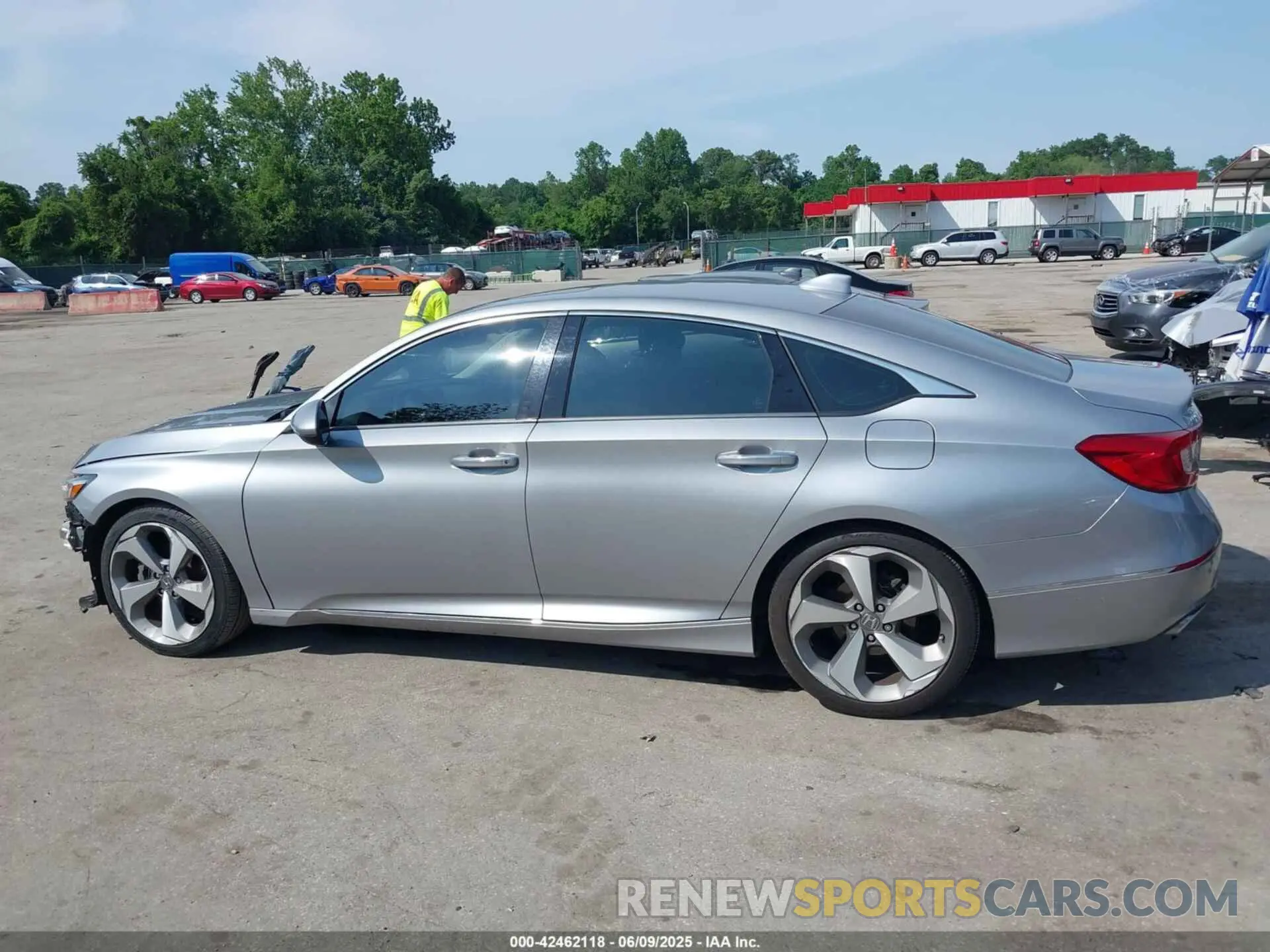 15 Photograph of a damaged car 1HGCV2F96KA018937 HONDA ACCORD 2019