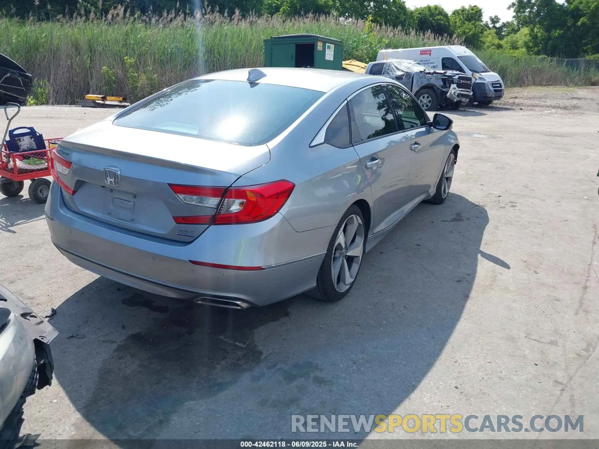 4 Photograph of a damaged car 1HGCV2F96KA018937 HONDA ACCORD 2019