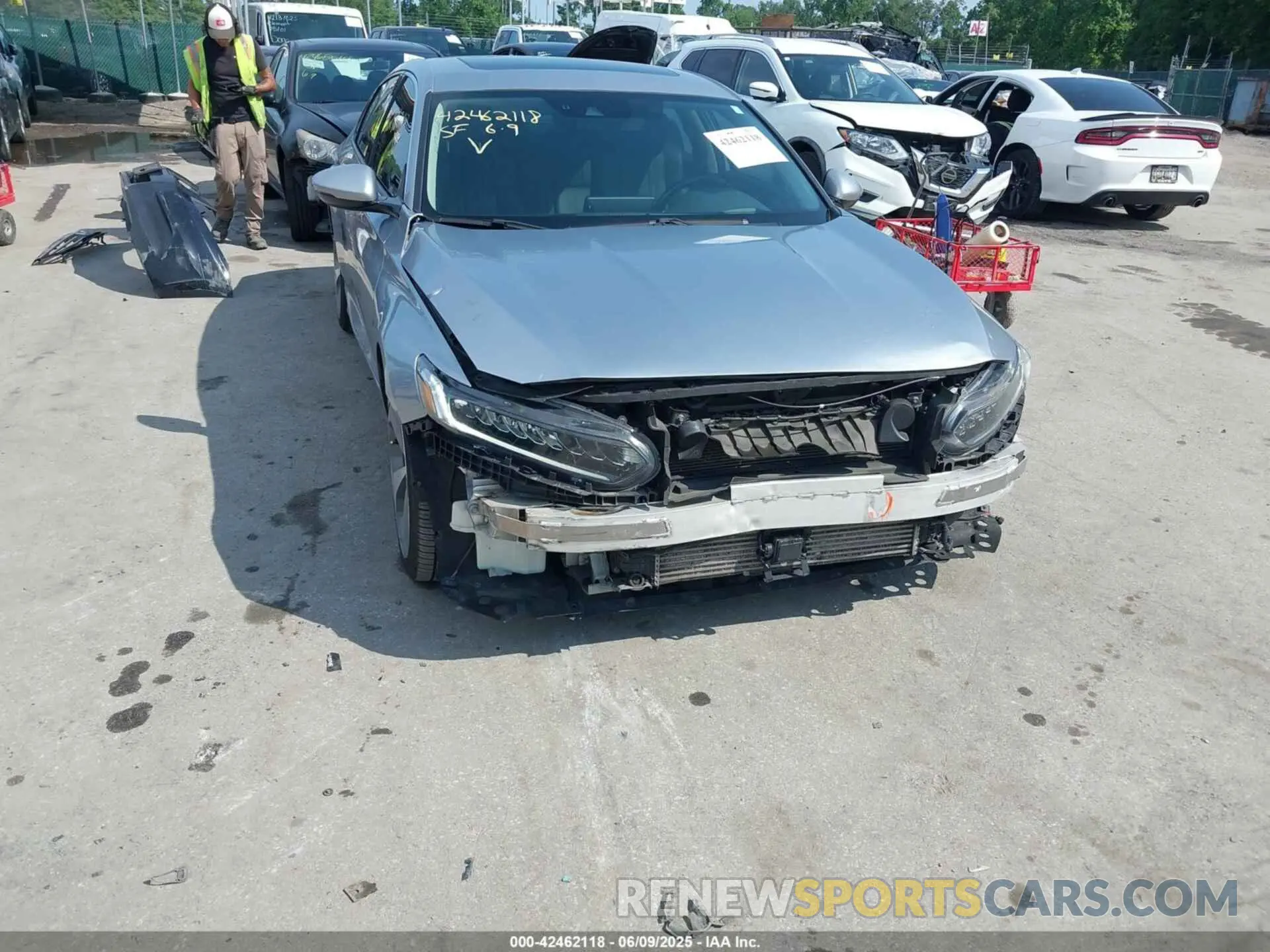 6 Photograph of a damaged car 1HGCV2F96KA018937 HONDA ACCORD 2019