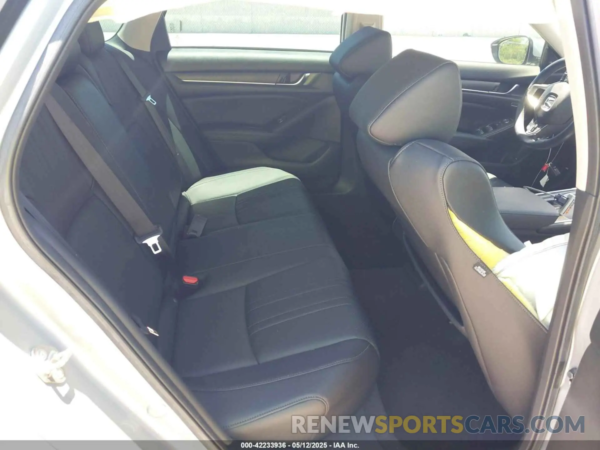 8 Photograph of a damaged car 1HGCV2F99KA002506 HONDA ACCORD 2019