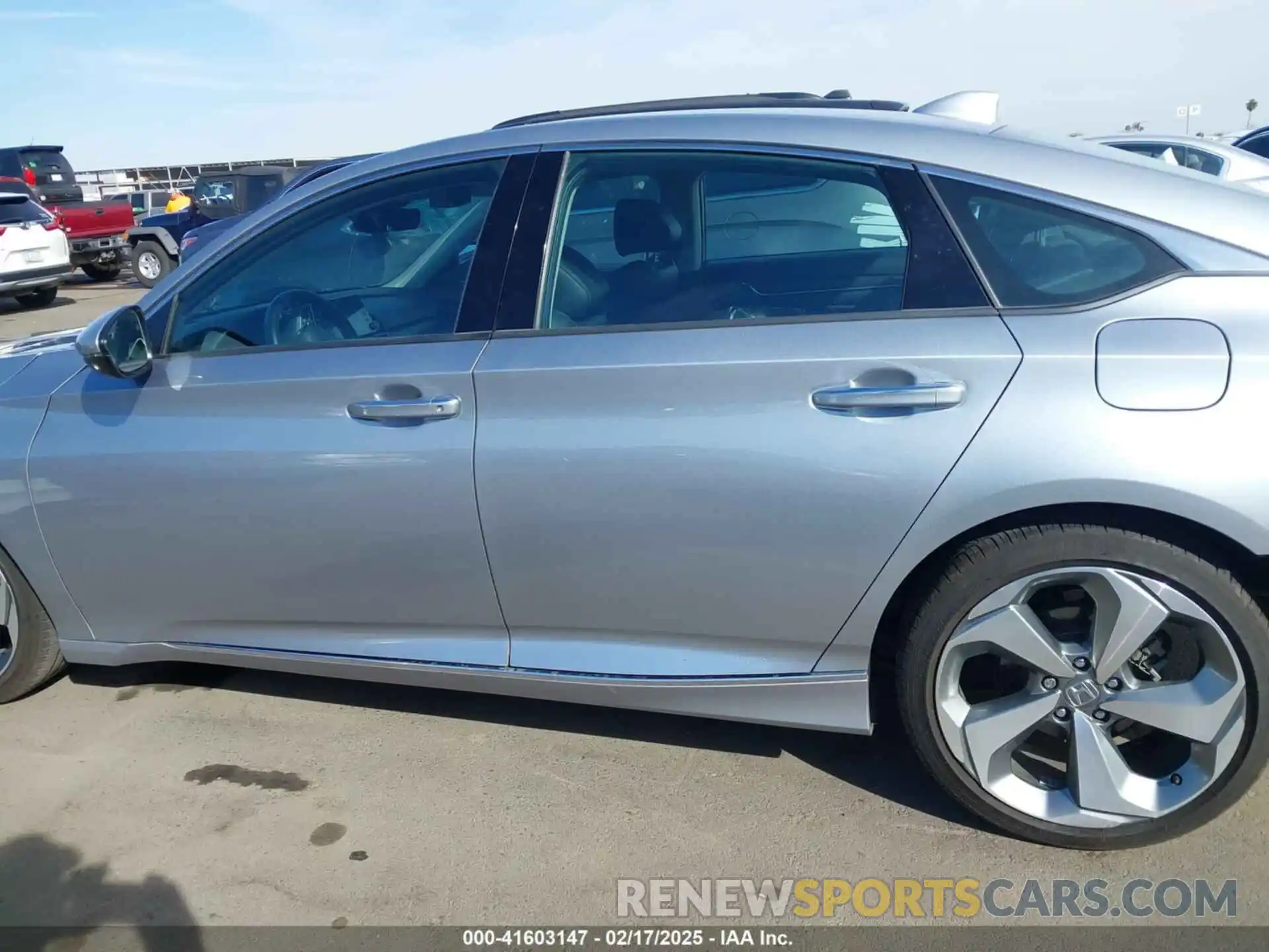 15 Photograph of a damaged car 1HGCV2F99KA034744 HONDA ACCORD 2019