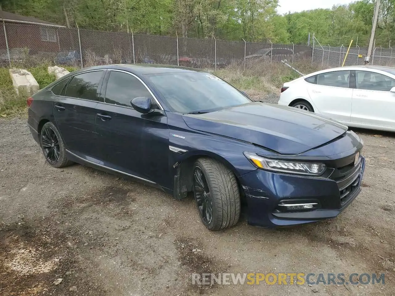 4 Photograph of a damaged car 1HGCV3F42KA005905 HONDA ACCORD 2019