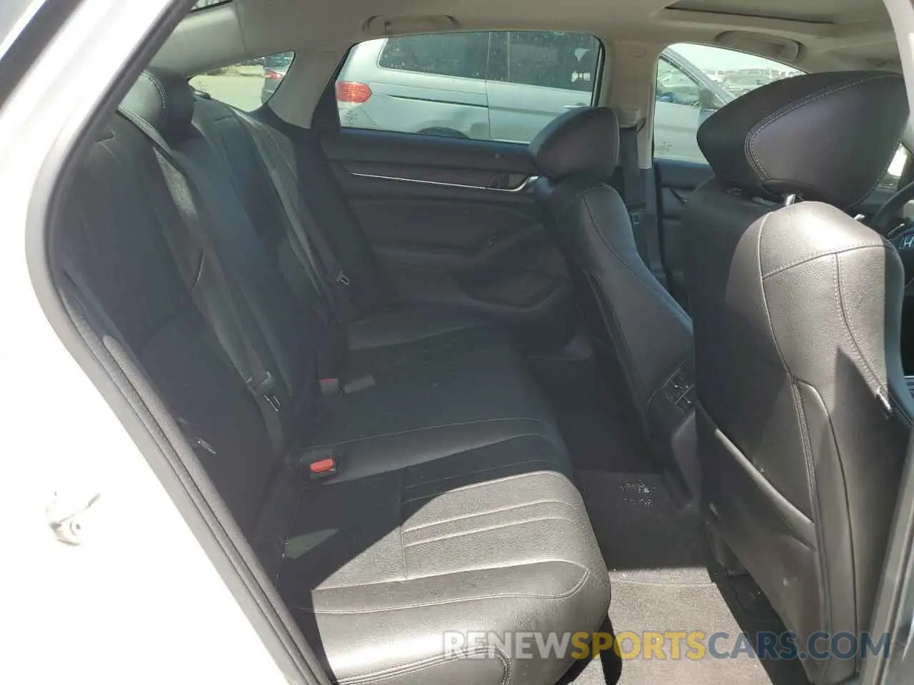 10 Photograph of a damaged car 1HGCV3F43KA018937 HONDA ACCORD 2019