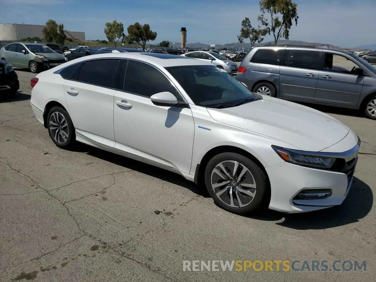 4 Photograph of a damaged car 1HGCV3F43KA018937 HONDA ACCORD 2019