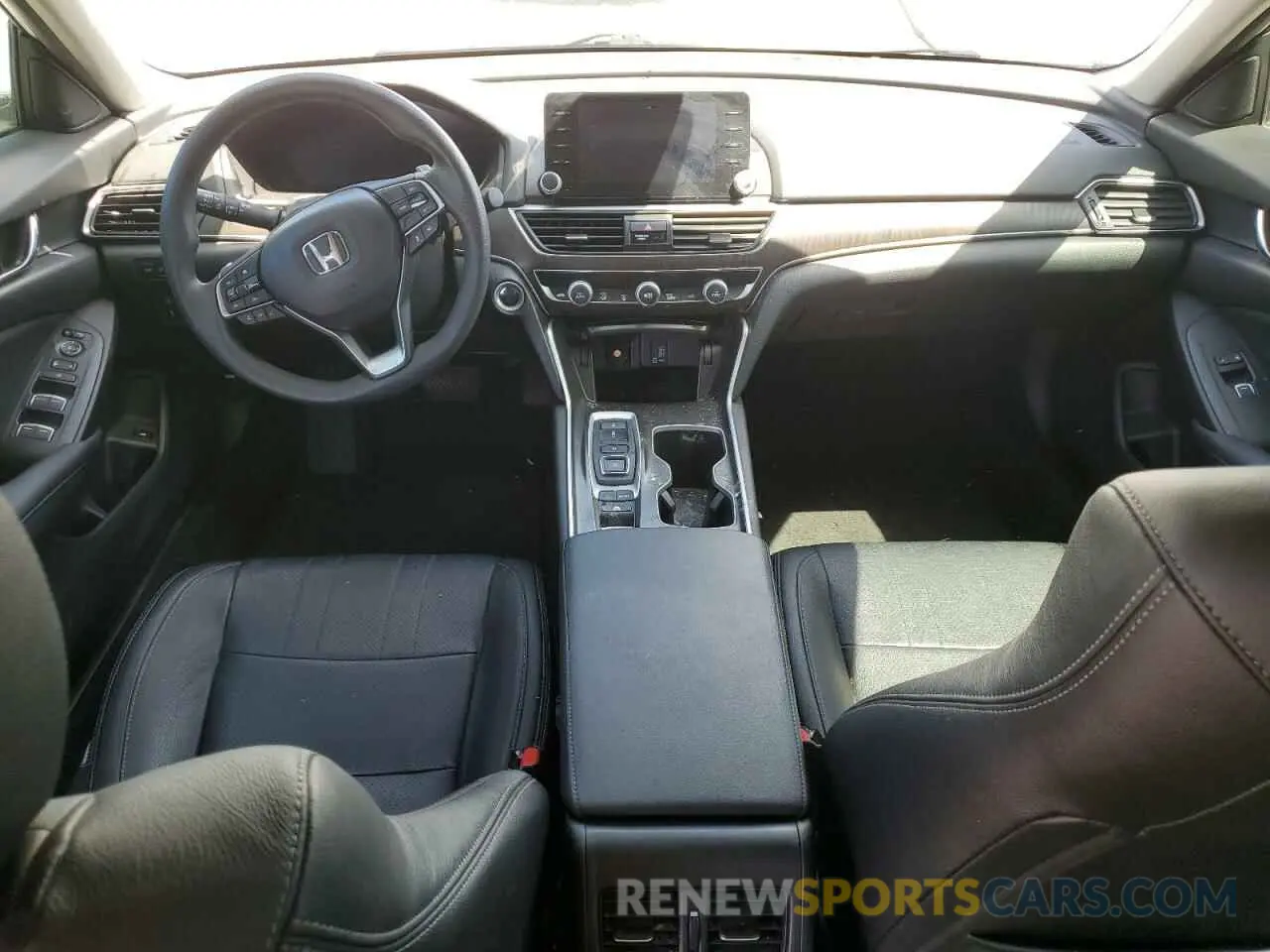 8 Photograph of a damaged car 1HGCV3F43KA018937 HONDA ACCORD 2019