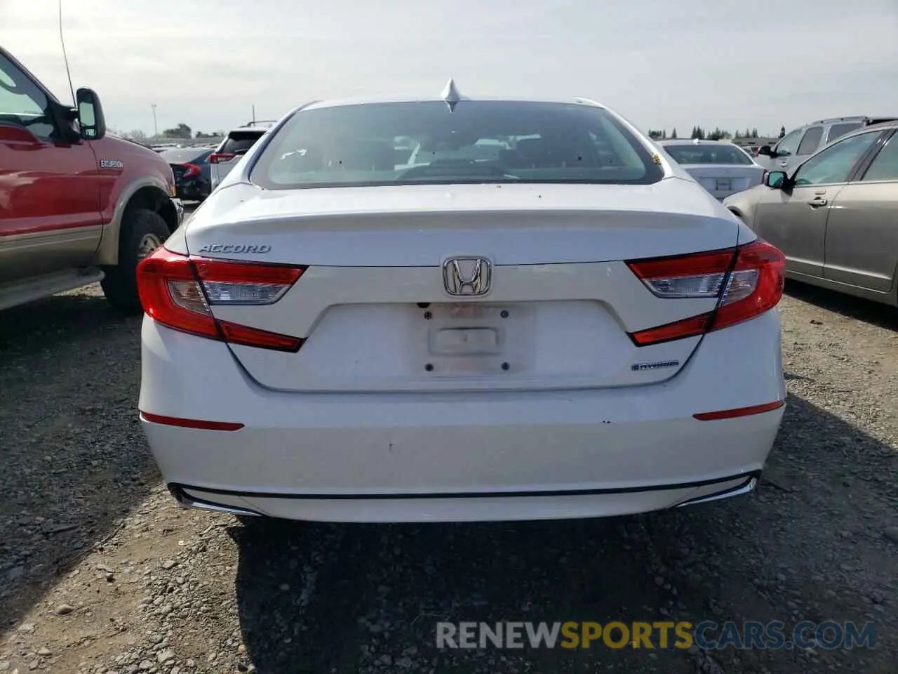 6 Photograph of a damaged car 1HGCV3F52KA013673 HONDA ACCORD 2019
