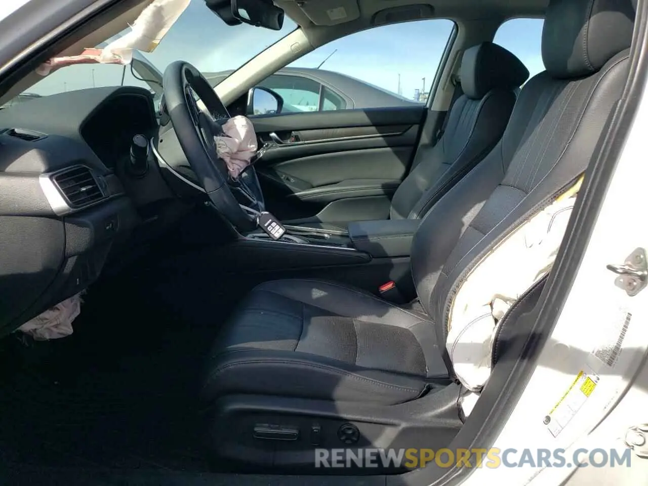 7 Photograph of a damaged car 1HGCV3F52KA013673 HONDA ACCORD 2019