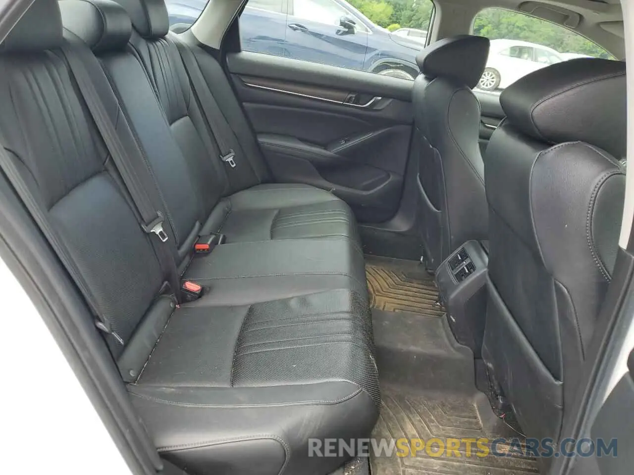 10 Photograph of a damaged car 1HGCV3F53KA013794 HONDA ACCORD 2019
