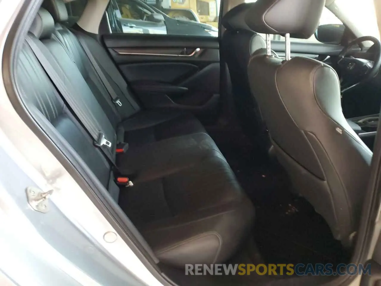 10 Photograph of a damaged car 1HGCV3F96KA016949 HONDA ACCORD 2019