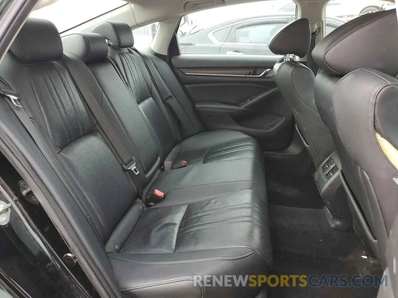 10 Photograph of a damaged car 1HGCV3F96KA021536 HONDA ACCORD 2019