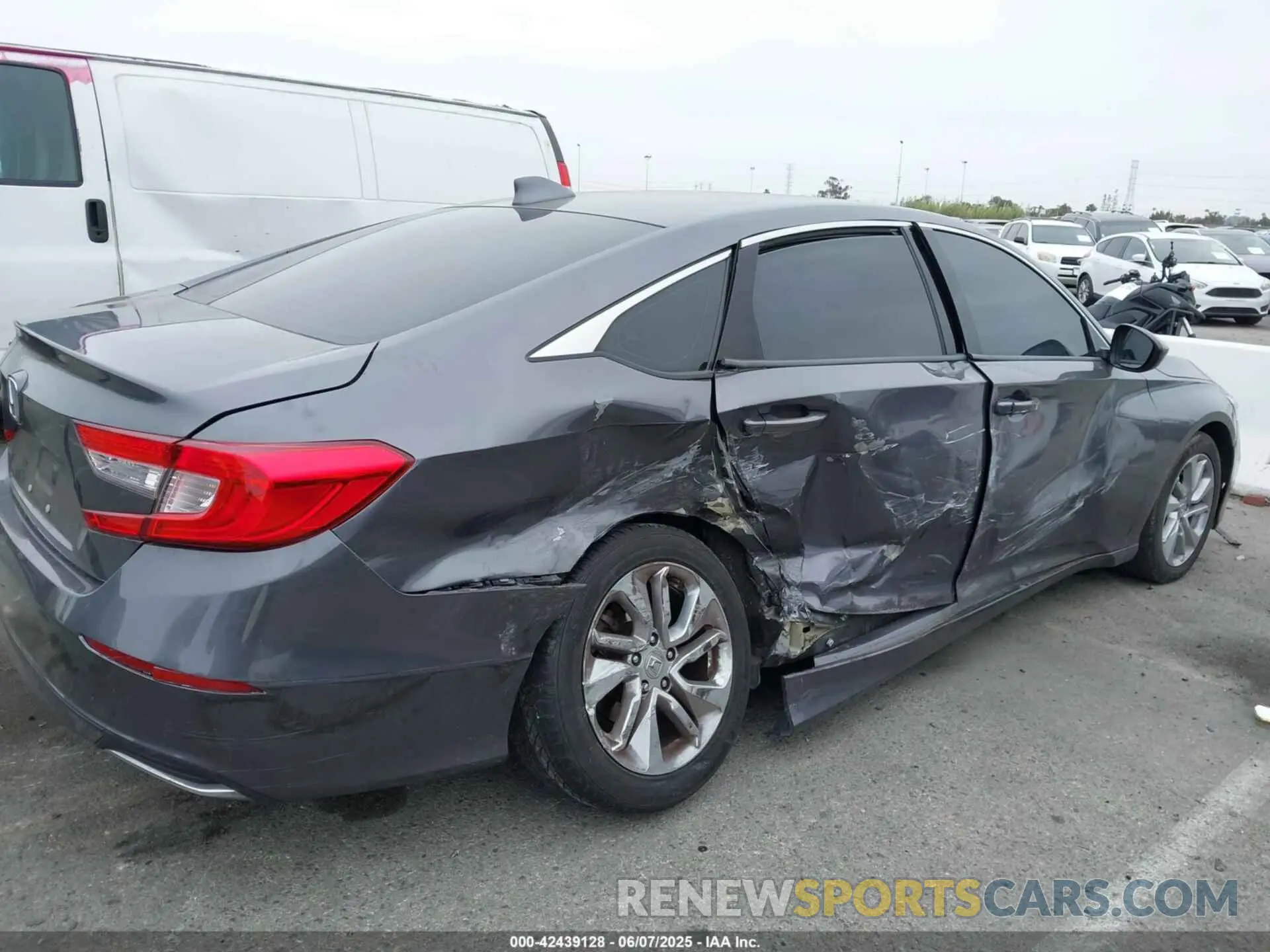 6 Photograph of a damaged car 1HGCV1F11LA075553 HONDA ACCORD 2020