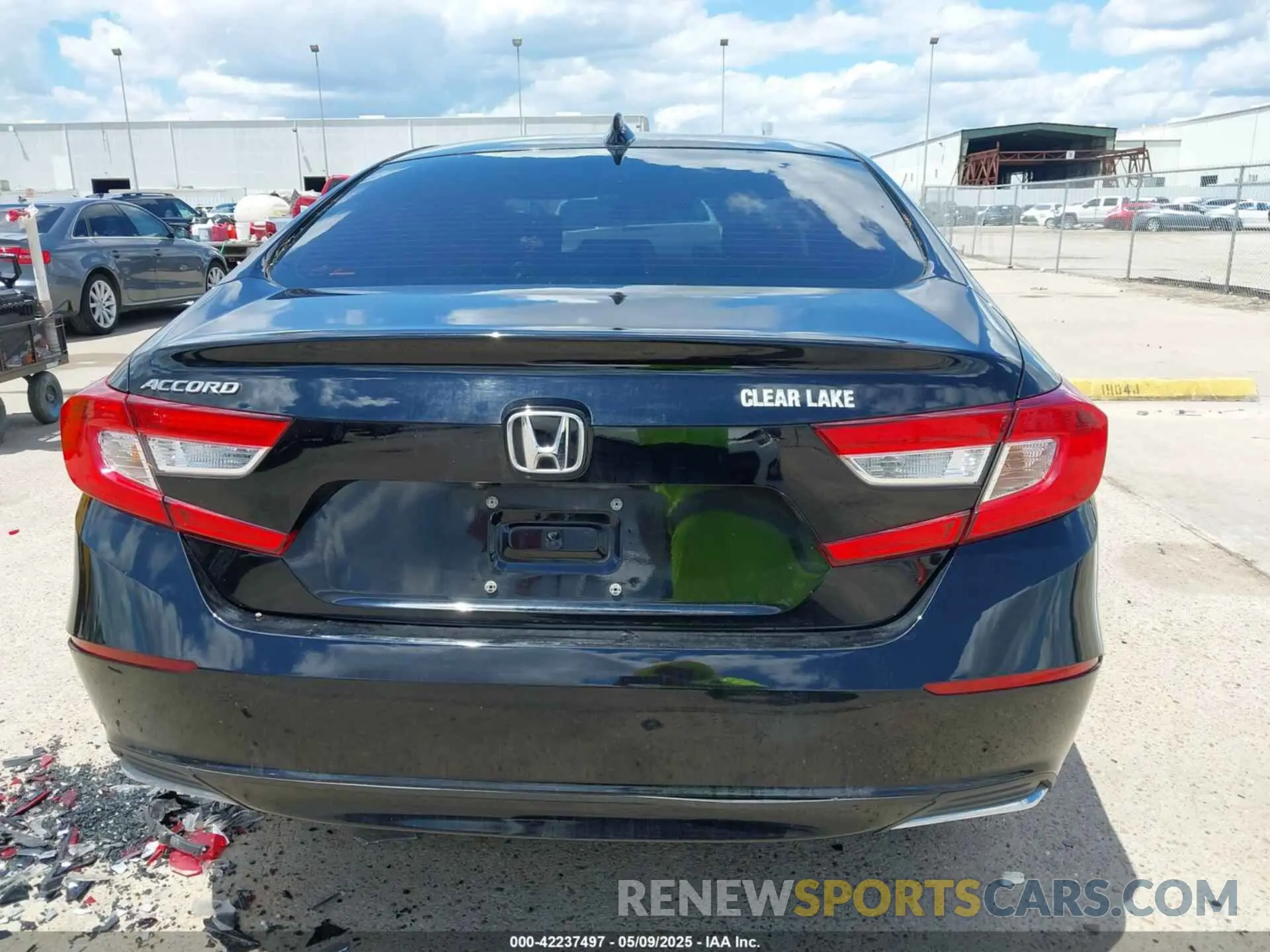 15 Photograph of a damaged car 1HGCV1F13LA068071 HONDA ACCORD 2020