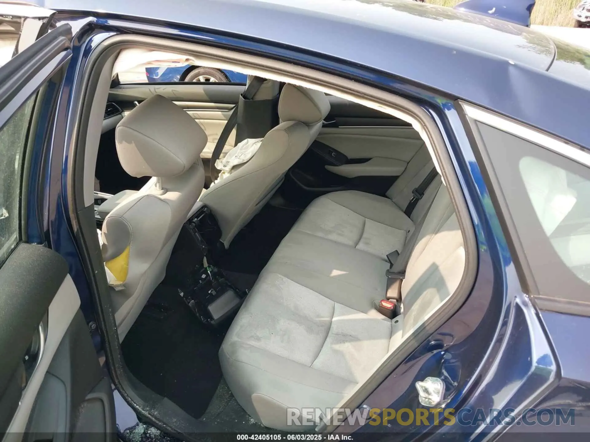 8 Photograph of a damaged car 1HGCV1F13LA098929 HONDA ACCORD 2020