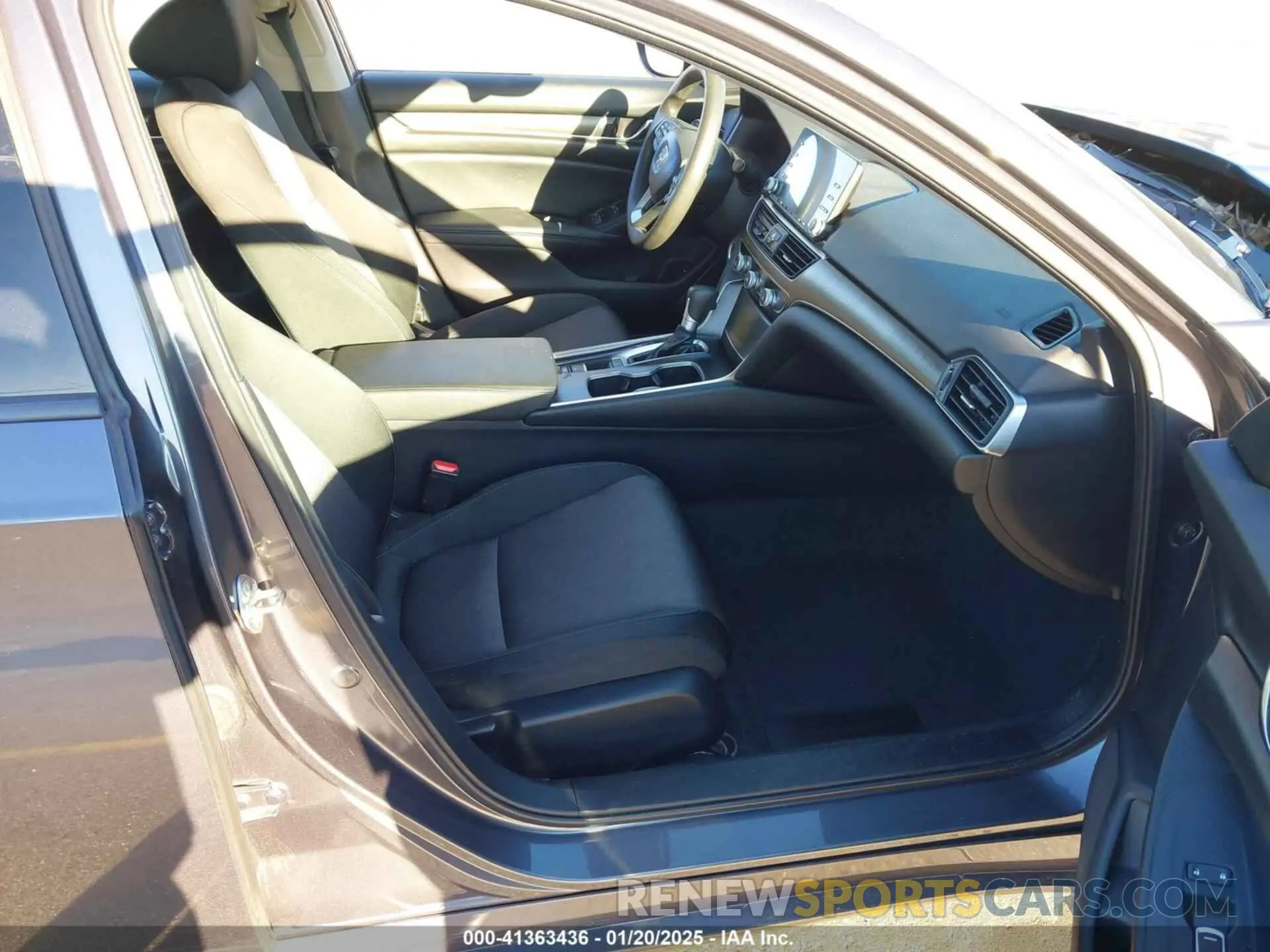 5 Photograph of a damaged car 1HGCV1F14LA092332 HONDA ACCORD 2020