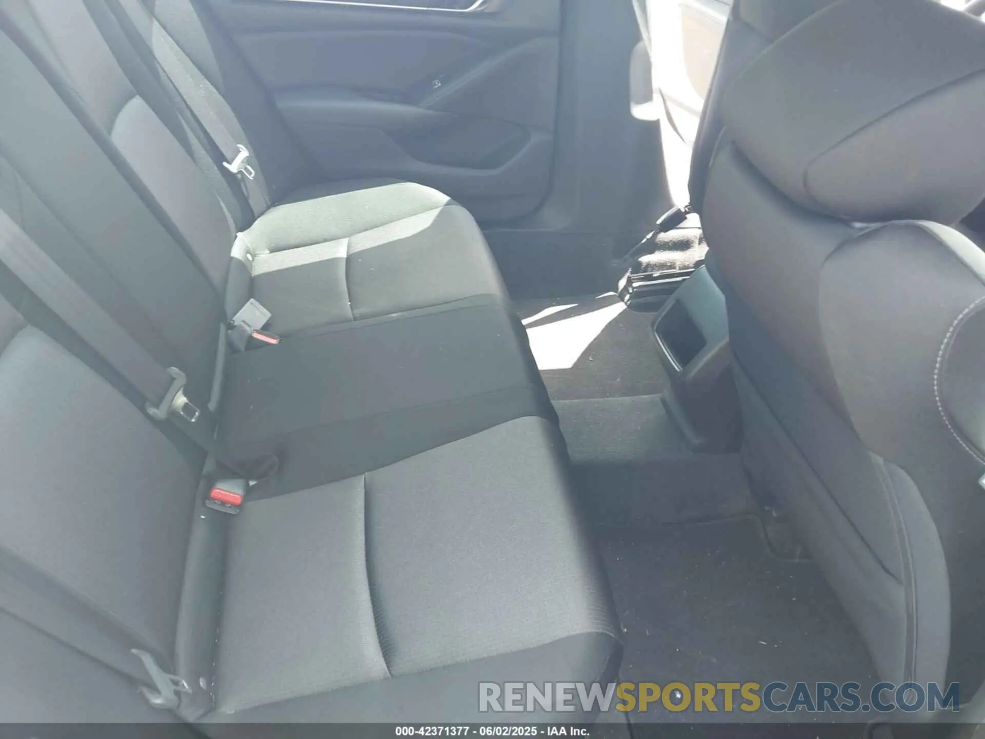 8 Photograph of a damaged car 1HGCV1F14LA132618 HONDA ACCORD 2020