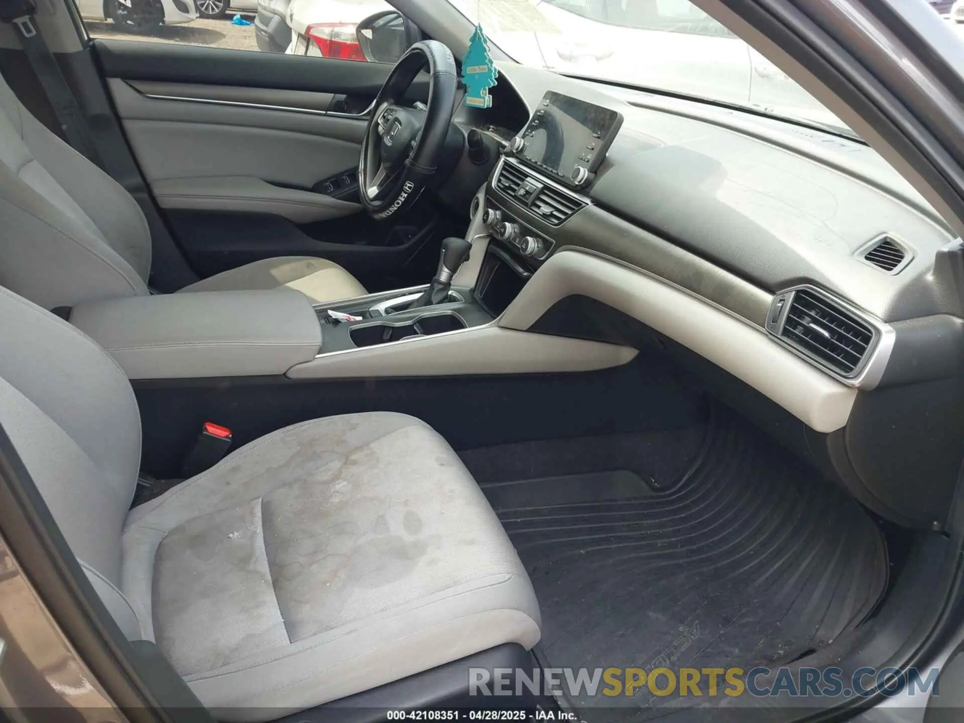 5 Photograph of a damaged car 1HGCV1F15LA046511 HONDA ACCORD 2020