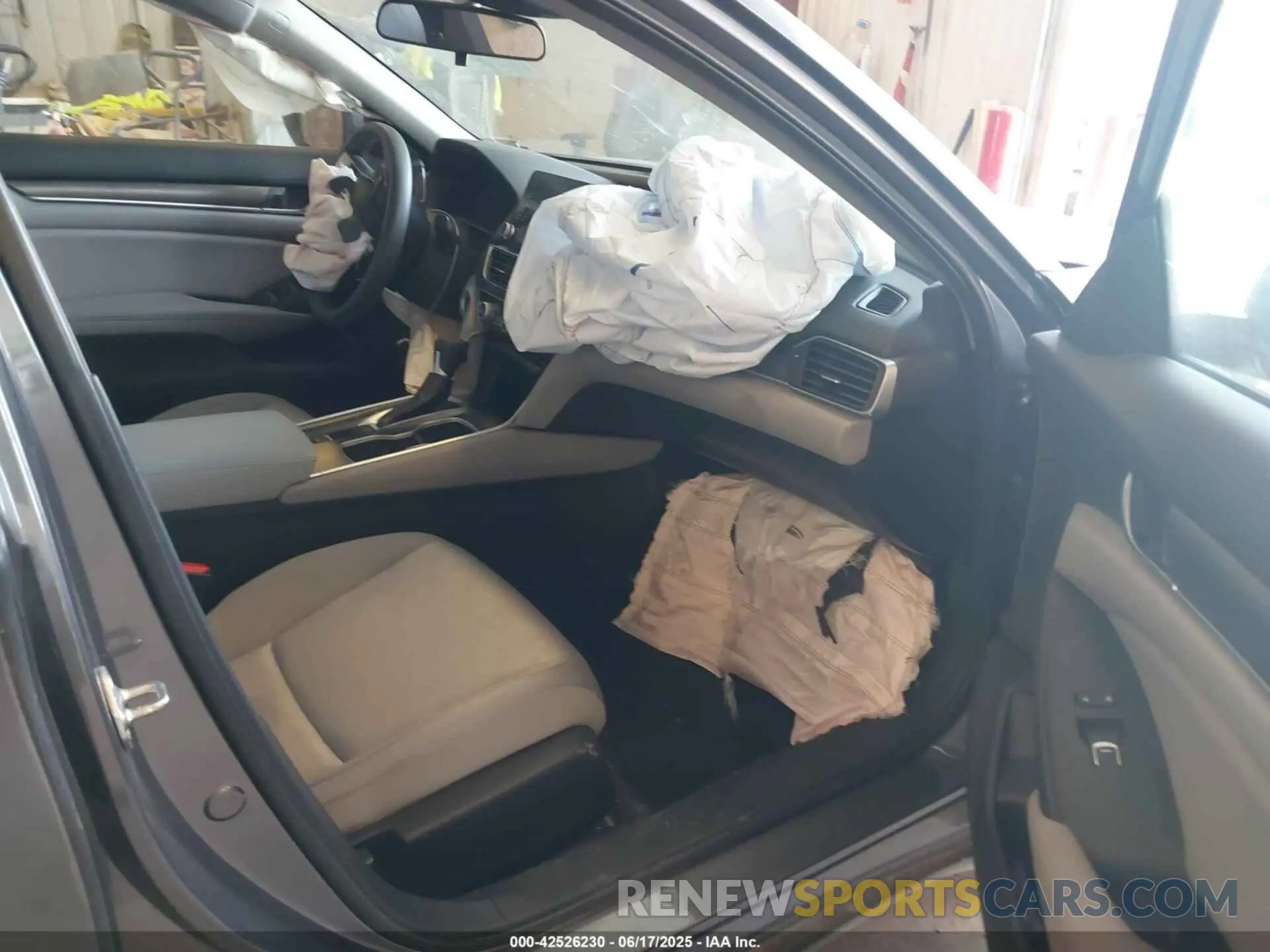 5 Photograph of a damaged car 1HGCV1F15LA101961 HONDA ACCORD 2020