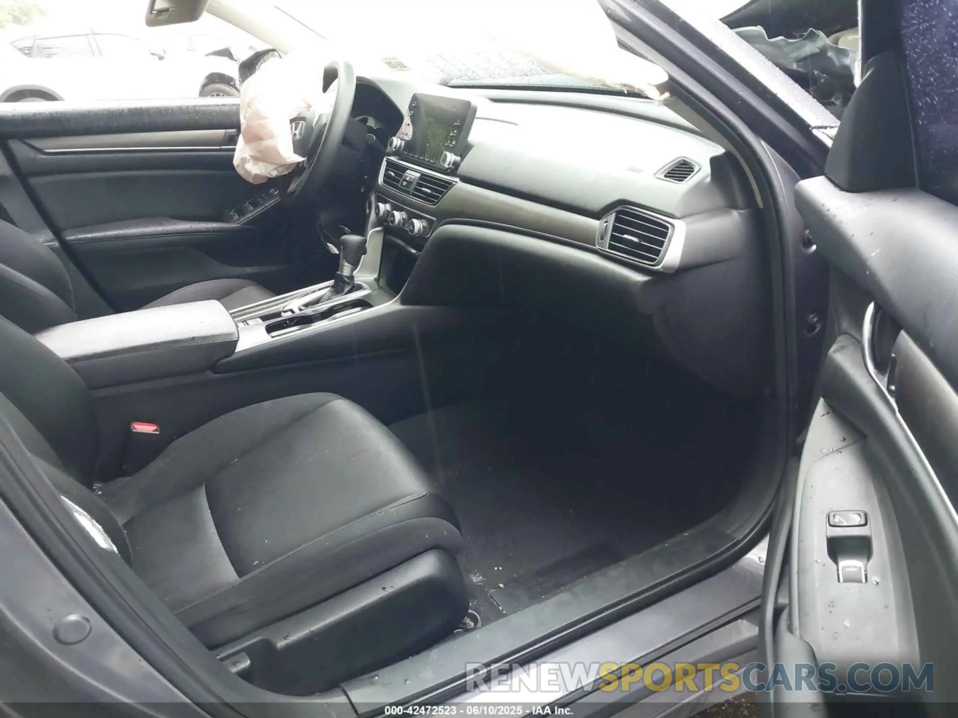 5 Photograph of a damaged car 1HGCV1F15LA125936 HONDA ACCORD 2020