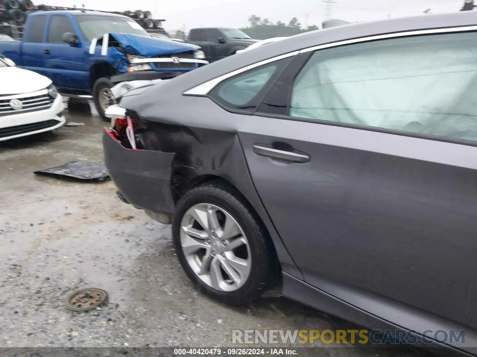 6 Photograph of a damaged car 1HGCV1F16LA085415 HONDA ACCORD 2020