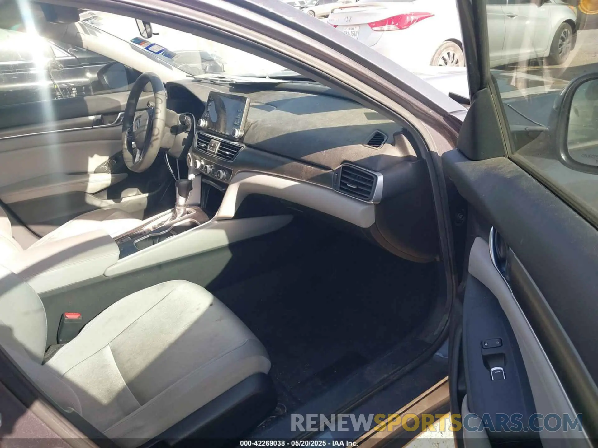 5 Photograph of a damaged car 1HGCV1F16LA124939 HONDA ACCORD 2020