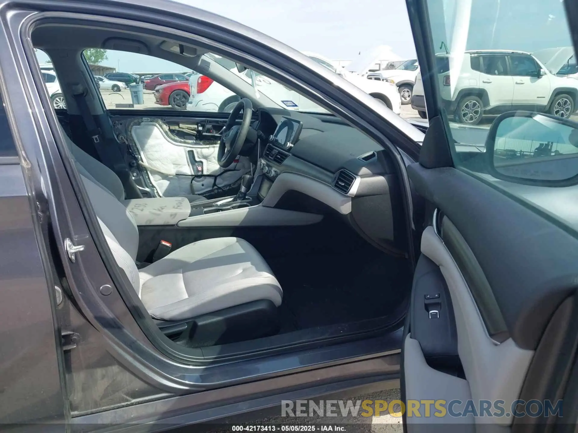 5 Photograph of a damaged car 1HGCV1F17LA084872 HONDA ACCORD 2020