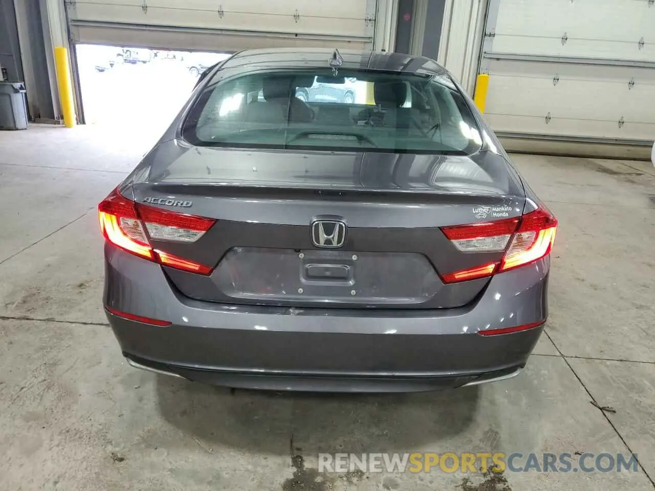 6 Photograph of a damaged car 1HGCV1F18LA125946 HONDA ACCORD 2020