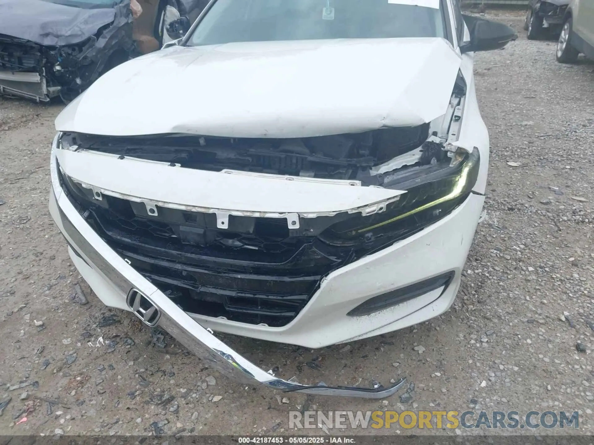 19 Photograph of a damaged car 1HGCV1F19LA130492 HONDA ACCORD 2020