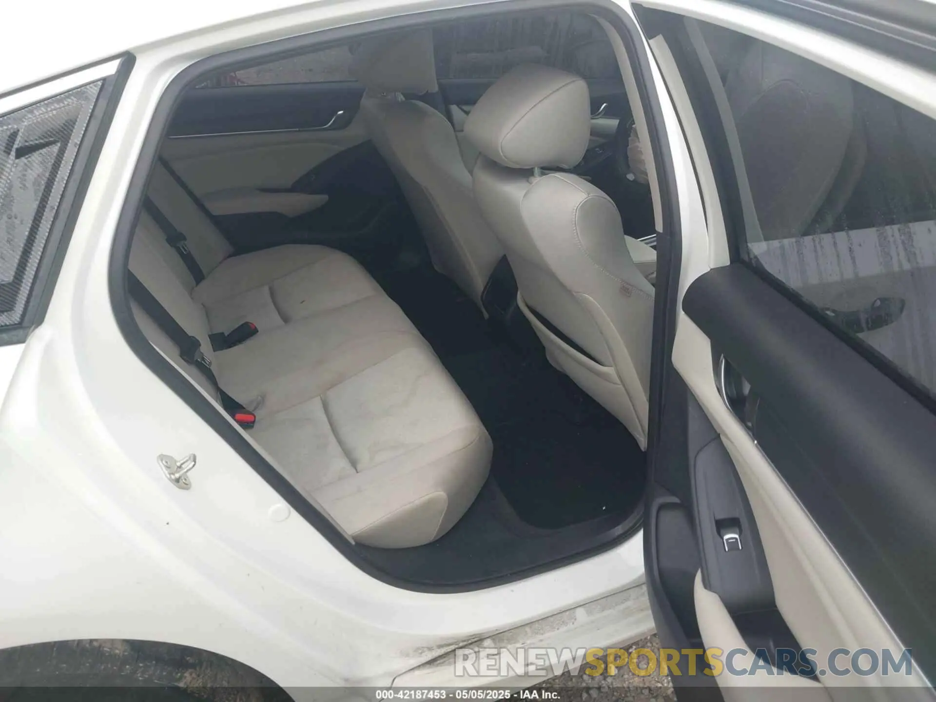 8 Photograph of a damaged car 1HGCV1F19LA130492 HONDA ACCORD 2020