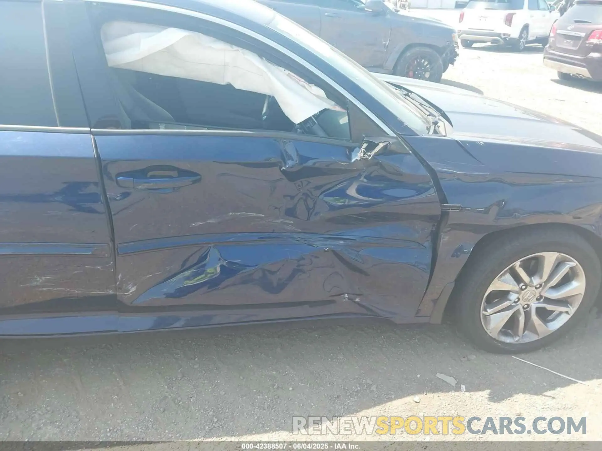 6 Photograph of a damaged car 1HGCV1F1XLA005369 HONDA ACCORD 2020