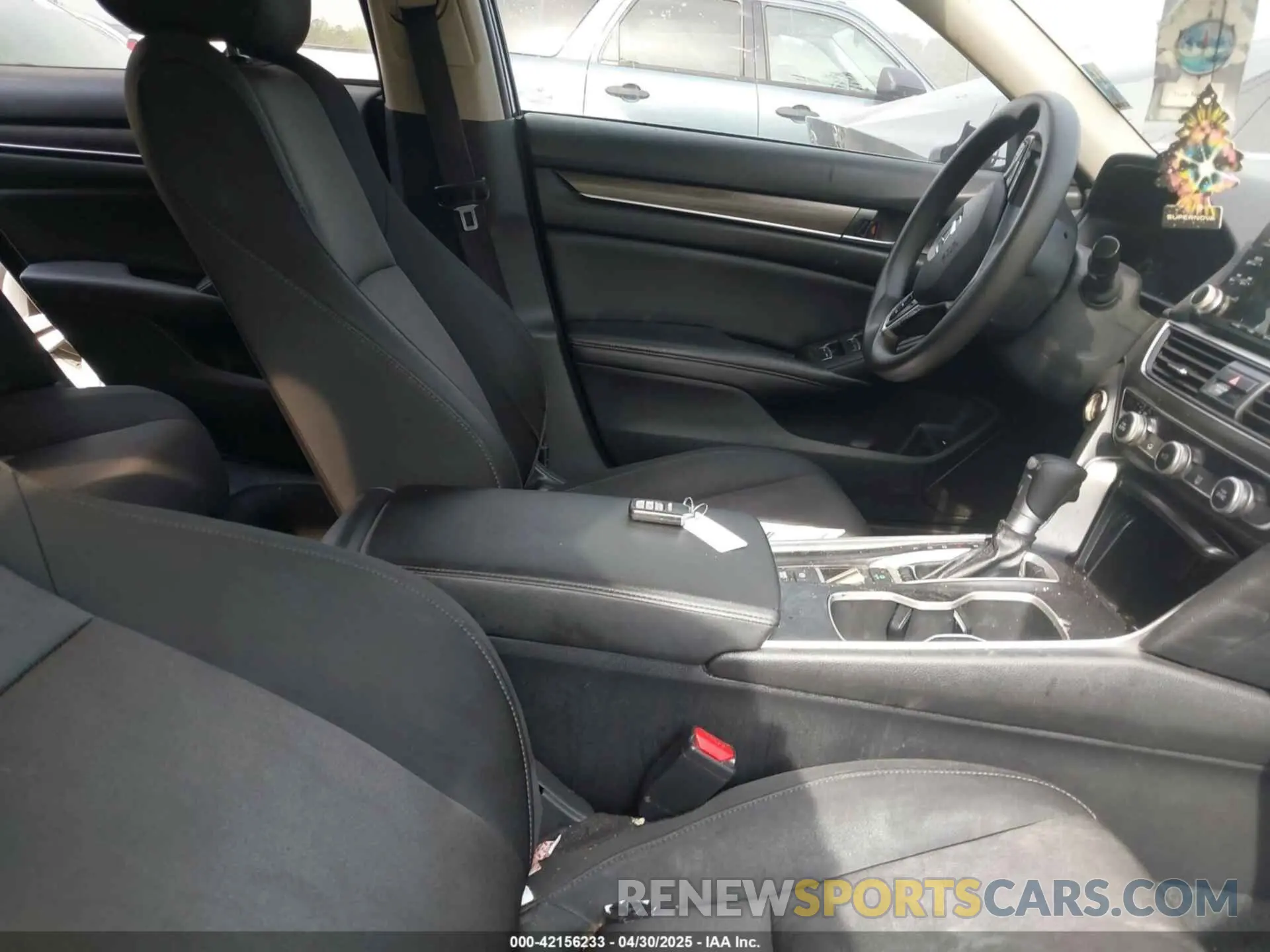 5 Photograph of a damaged car 1HGCV1F1XLA107920 HONDA ACCORD 2020