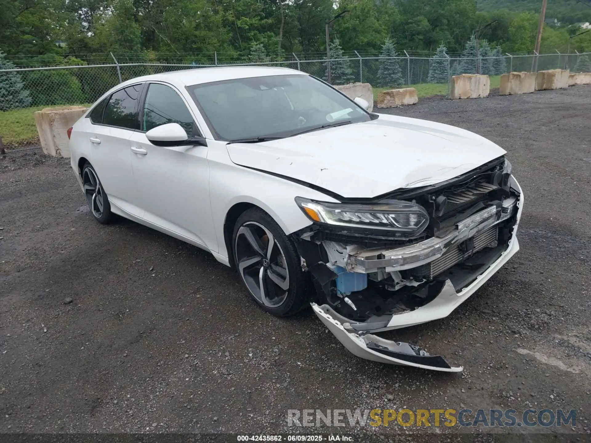 1 Photograph of a damaged car 1HGCV1F31LA108245 HONDA ACCORD 2020