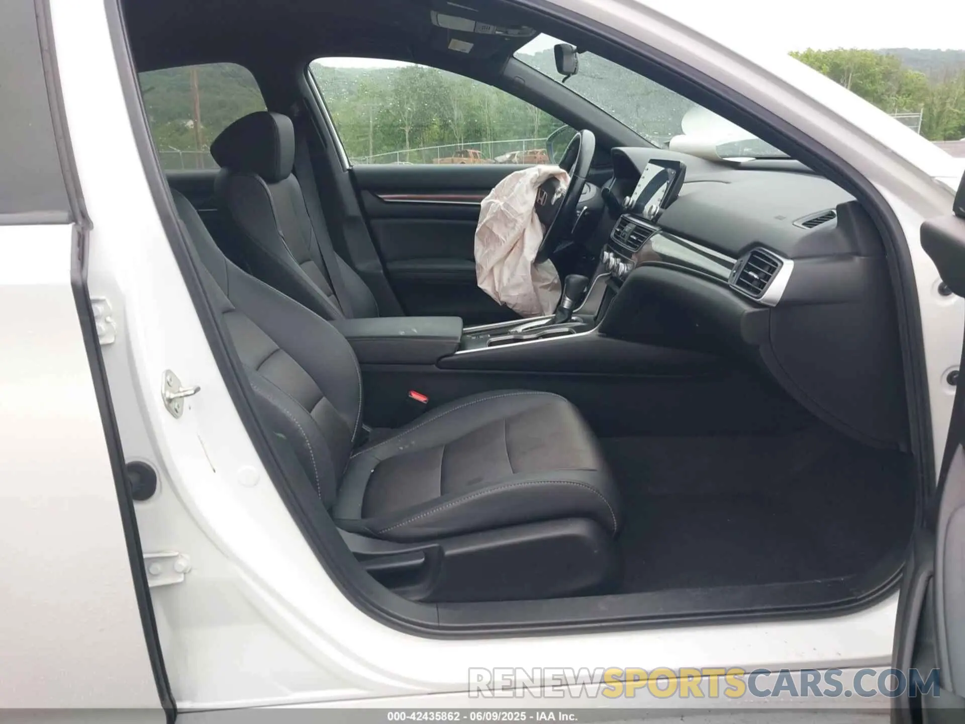 5 Photograph of a damaged car 1HGCV1F31LA108245 HONDA ACCORD 2020